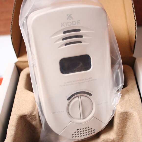 Kidde Smart Carbon Monoxide Detector & Indoor Air Quality Monitor AC Plug In - Picture 6 of 9